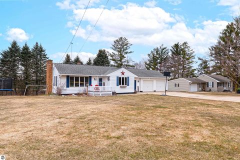 Tiny photo for 6740 S Eberhart Avenue, Clare, MI 48617 (MLS # 1943344)