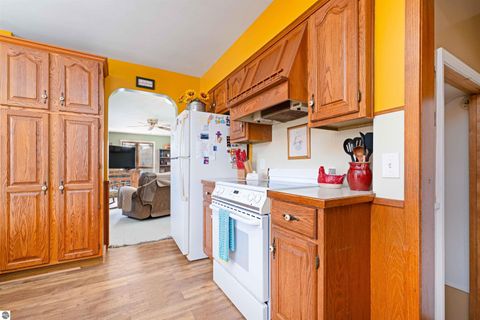 Tiny photo for 6740 S Eberhart Avenue, Clare, MI 48617 (MLS # 1943344)