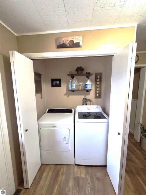 Tiny photo for 6740 S Eberhart Avenue, Clare, MI 48617 (MLS # 1943344)