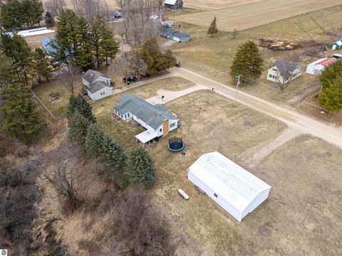 Tiny photo for 6740 S Eberhart Avenue, Clare, MI 48617 (MLS # 1943344)
