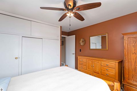 Tiny photo for 6740 S Eberhart Avenue, Clare, MI 48617 (MLS # 1943344)