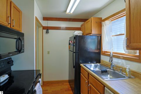 Tiny photo for 211 E Palmer Street, Mt Pleasant, MI 48858 (MLS # 1947014)