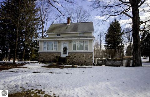 Tiny photo for 3312 Zimmerman Road, Traverse City, MI 49685 (MLS # 1942868)