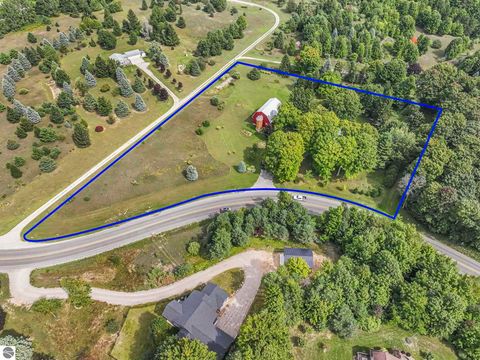 Photo of 3312 Zimmerman Road, Traverse City, MI 49685 (MLS # 1942868)