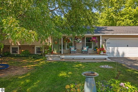 Photo of 1216 Valley Drive, Traverse City, MI 49685 (MLS # 1948735)