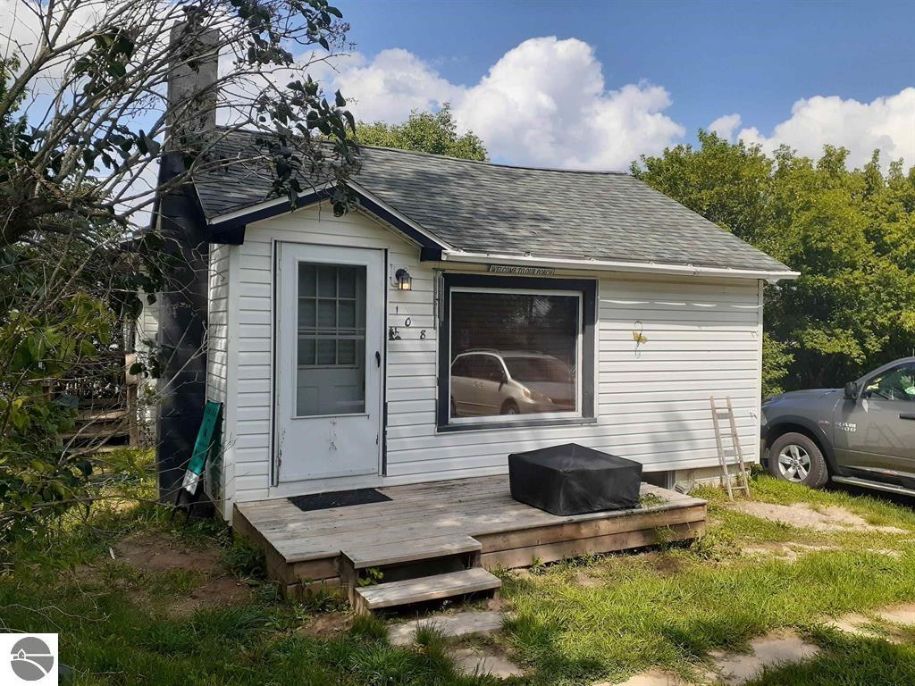 Photo 1 of 13 — 108 W Page Street, Rose City, MI 48654