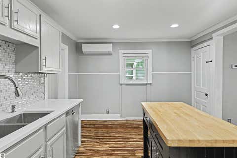 Tiny photo for 1006 Lincoln Street, Traverse City, MI 49686 (MLS # 1948031)