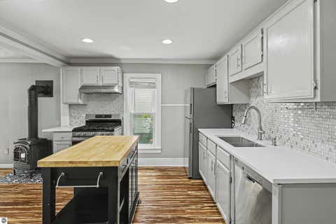 Tiny photo for 1006 Lincoln Street, Traverse City, MI 49686 (MLS # 1948031)