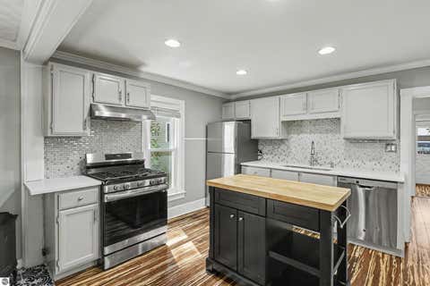 Tiny photo for 1006 Lincoln Street, Traverse City, MI 49686 (MLS # 1948031)