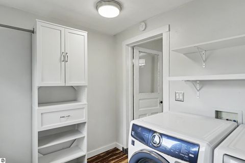 Tiny photo for 1006 Lincoln Street, Traverse City, MI 49686 (MLS # 1948031)