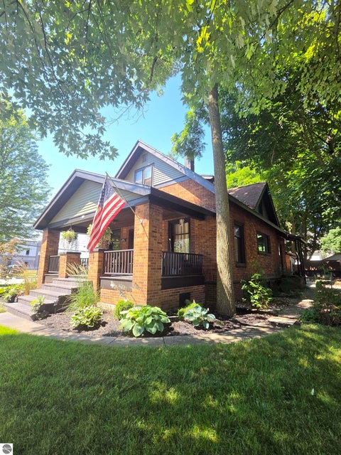 Tiny photo for 401 N University Street, Mt Pleasant, MI 48858 (MLS # 1947957)