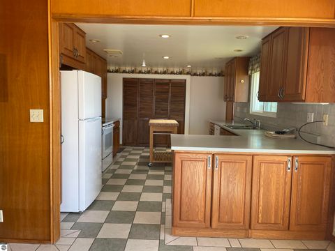 Tiny photo for 4814 S Boone Aire, Traverse City, MI 49684 (MLS # 1944552)