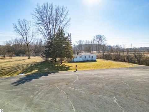 Tiny photo for 5510 E Remus Road, Mt Pleasant, MI 48858 (MLS # 1942511)