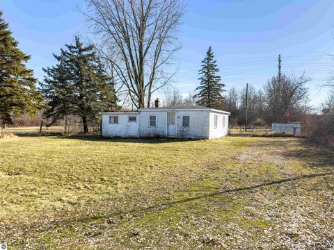 Tiny photo for 5510 E Remus Road, Mt Pleasant, MI 48858 (MLS # 1942511)