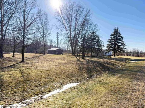 Tiny photo for 5510 E Remus Road, Mt Pleasant, MI 48858 (MLS # 1942511)