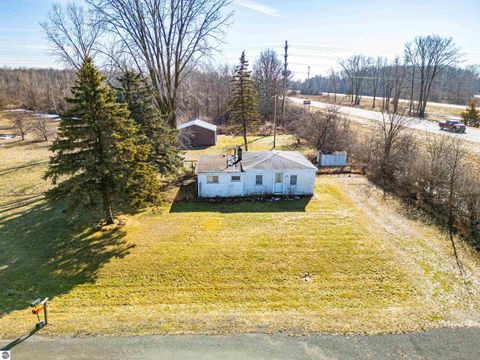 Tiny photo for 5510 E Remus Road, Mt Pleasant, MI 48858 (MLS # 1942511)