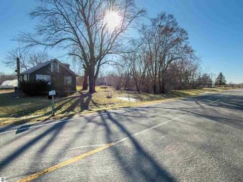 Tiny photo for 5510 E Remus Road, Mt Pleasant, MI 48858 (MLS # 1942511)