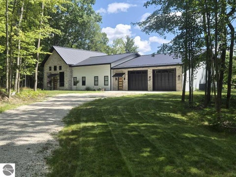 Photo of 6468 Dunhill Drive, Canadian Lakes, MI 49346 (MLS # 1950109)