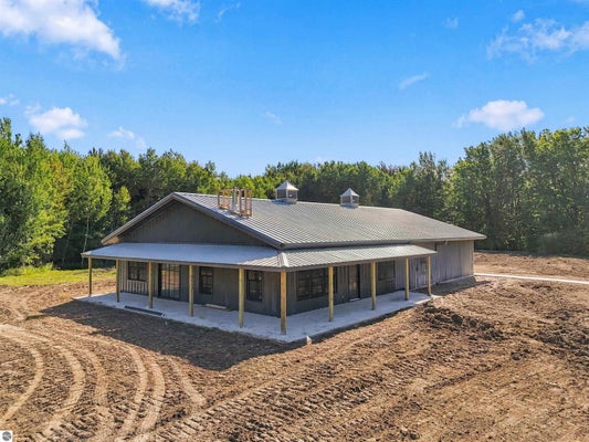 273 3 MILE RD N, TRAVERSE CITY, MI 49696 - Image ef7cb528dc73cc850ea4ff32648c67d5/1752003254