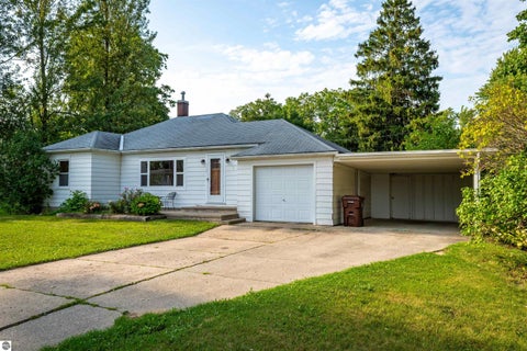 Photo of 121 E Maple Street, Shepherd, MI 48883 (MLS # 1950233)