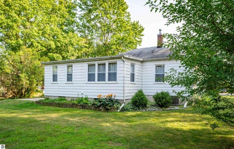 Tiny photo for 121 E Maple Street, Shepherd, MI 48883 (MLS # 1950233)