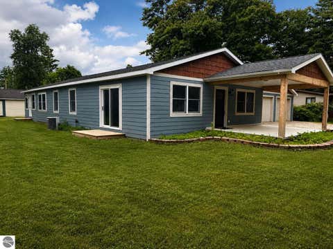 Tiny photo for 1009 Keystone RD, Tawas City, MI 48763 (MLS # 1947610)