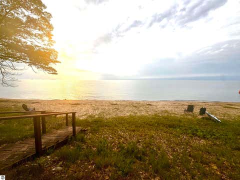 Tiny photo for 1009 Keystone RD, Tawas City, MI 48763 (MLS # 1947610)