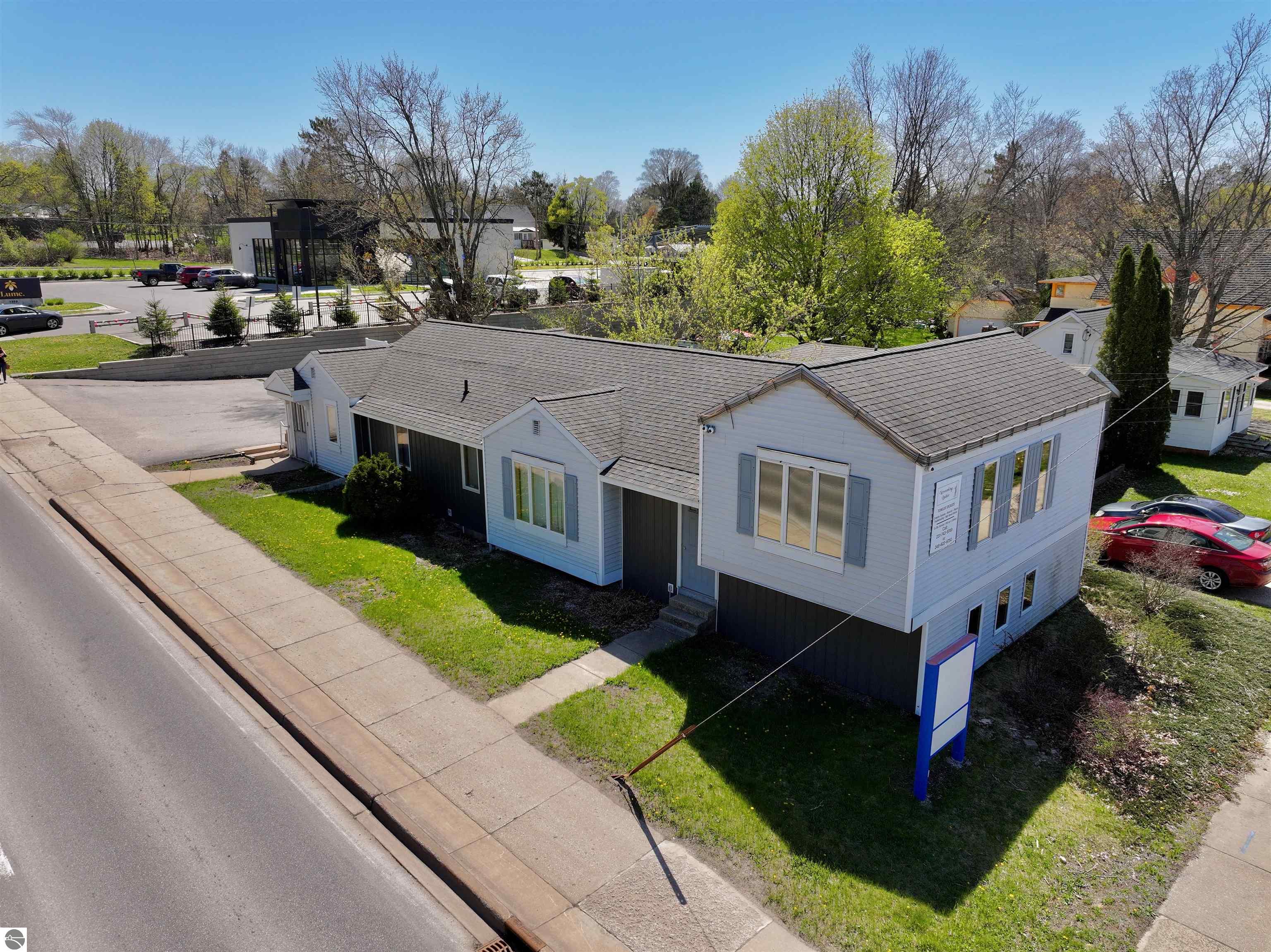 Photo 1 of 32 — 1200 S Mitchell Street, Cadillac, MI 49601