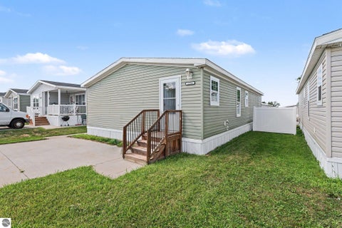 Photo of 1254 Concord, Mt Pleasant, MI 48858 (MLS # 1949964)