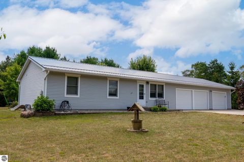 Tiny photo for 1004 Bishop Lane, Lake Isabella, MI 48893 (MLS # 1943219)