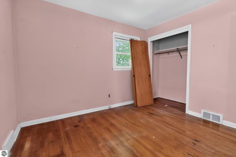 Tiny photo for 604 Lockwood Road, Royal Oak, MI 48067 (MLS # 1947984)