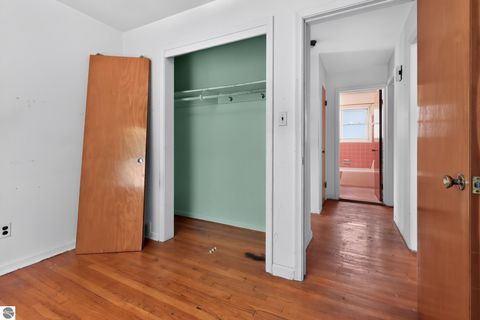 Tiny photo for 604 Lockwood Road, Royal Oak, MI 48067 (MLS # 1947984)