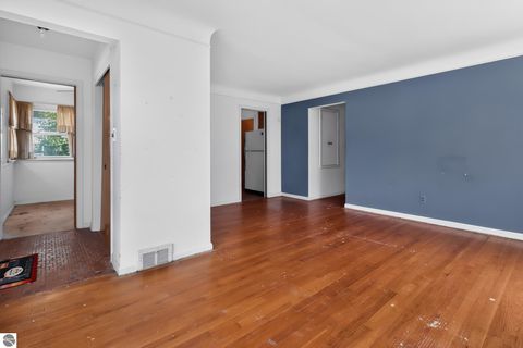 Tiny photo for 604 Lockwood Road, Royal Oak, MI 48067 (MLS # 1947984)