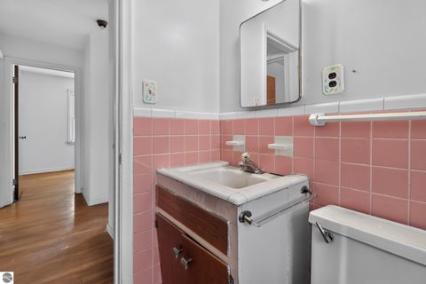 Tiny photo for 604 Lockwood Road, Royal Oak, MI 48067 (MLS # 1947984)
