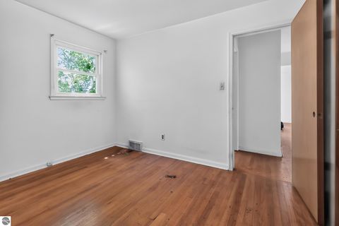Tiny photo for 604 Lockwood Road, Royal Oak, MI 48067 (MLS # 1947984)