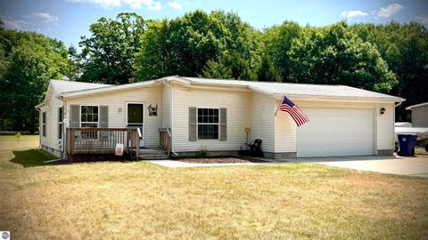 Tiny photo for 1022 Duquesa Drive, Lake Isabella, MI 48893 (MLS # 1948440)