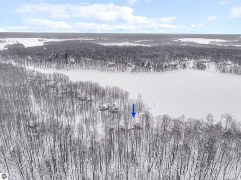 Tiny photo for 420 W Beech Bark Trail, Maple City, MI 49664 (MLS # 1942103)