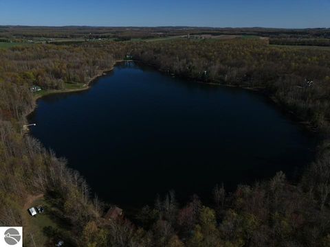 Tiny photo for 420 W Beech Bark Trail, Maple City, MI 49664 (MLS # 1942103)