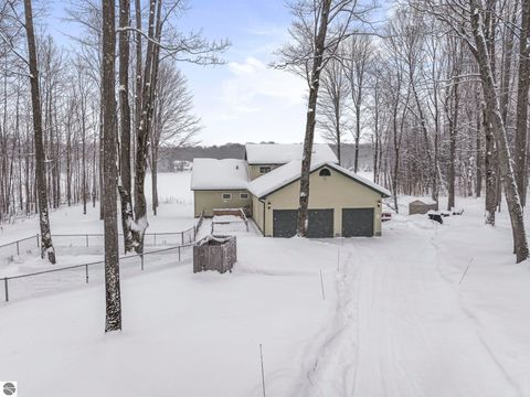 Tiny photo for 420 W Beech Bark Trail, Maple City, MI 49664 (MLS # 1942103)