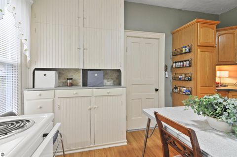 Tiny photo for 865 Farrar Street, Cadillac, MI 49601 (MLS # 1945260)