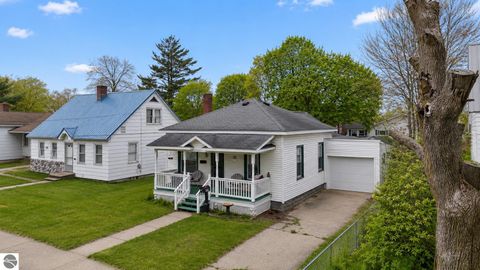 Tiny photo for 865 Farrar Street, Cadillac, MI 49601 (MLS # 1945260)