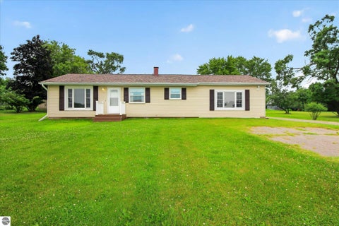 Tiny photo for 7898 E Broomfield Road, Mt Pleasant, MI 48858 (MLS # 1947704)