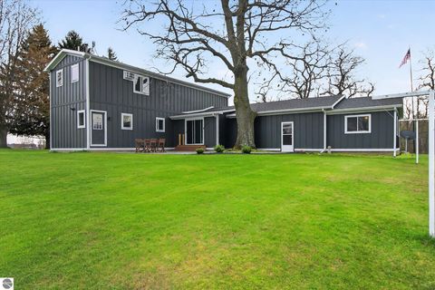 Tiny photo for 6410 W Madison Road, Alma, MI 48801 (MLS # 1944142)