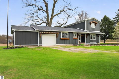 Tiny photo for 6410 W Madison Road, Alma, MI 48801 (MLS # 1944142)