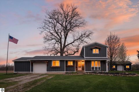 Photo of 6410 W Madison Road, Alma, MI 48801 (MLS # 1944142)