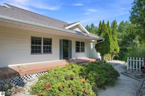 Tiny photo for 3854 W 18 Road, Mesick, MI 49688 (MLS # 1948750)