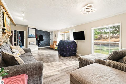 Tiny photo for 6939 170th Avenue, Stanwood, MI 49326 (MLS # 1943388)