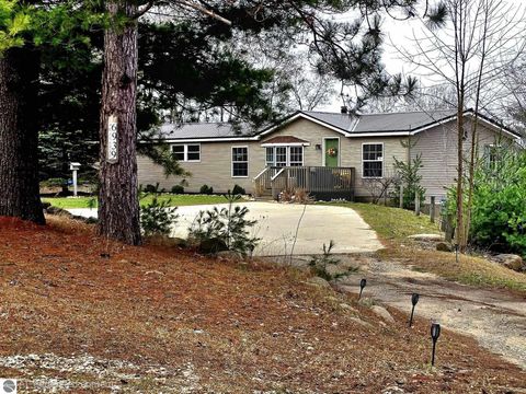 Photo of 6939 170th Avenue, Stanwood, MI 49326 (MLS # 1943388)