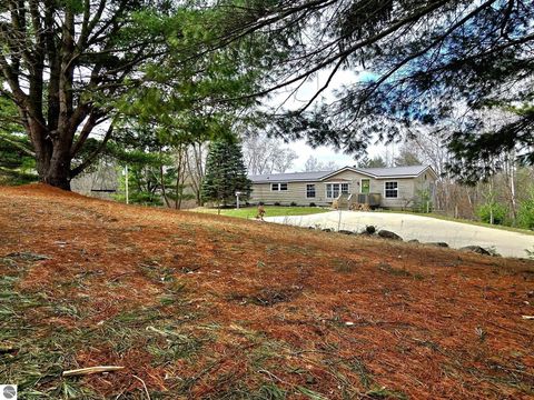 Tiny photo for 6939 170th Avenue, Stanwood, MI 49326 (MLS # 1943388)