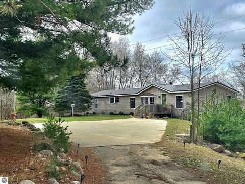 Tiny photo for 6939 170th Avenue, Stanwood, MI 49326 (MLS # 1943388)